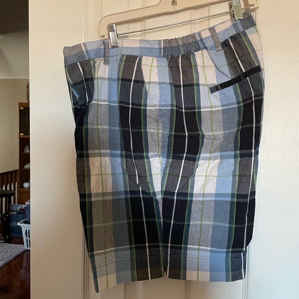 Ladies summer shorts from CJ Banks size 20.